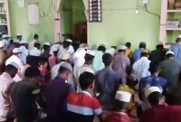 শতাধিক মুসল্লি নিয়ে জুমার নামাজ আদায়, ইমাম আট'ক