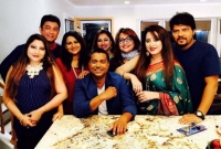 এ যাত্রায় বেঁচে গেলে দেশে ফিরে সবাইকে জড়িয়ে ধ'রে কাঁদবেন প্রবাসী শিল্পীরা