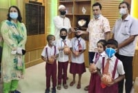 অসহায় মানুষের জন্য জমানো টাকা প্রধানমন্ত্রীর ত্রাণ তহবিলে দিল পাঁচ শিশু