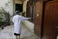 গৃহবন্দির পরিবর্তে মহিলা চিকিৎসককে তালাবন্দি করল প্রতিবেশীরা