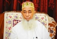 বায়তুশ শরফের পীর মা'রা গেছেন