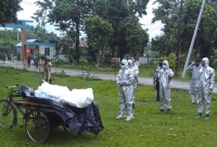 করোনা উপসর্গ নিয়ে মৃ'তের জা'নাজায় কেউ আসেনি, এসেছিল ‘মানবিক পুলিশ’