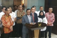 'করোনা হলো স্ত্রীর মতো, নিয়ন্ত্রণ করতে চাইলেও পারা যাবে না'