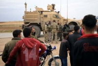 মার্কিন সেনাদের গতিপথ আটকে দিলো গ্রামবাসী