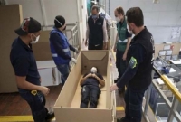 করোনা রোগীদের হাসপাতালের শয্যাই বদলে যাচ্ছে কফিনে!