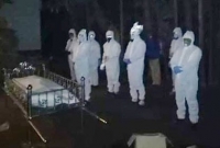 বীভৎস চিত্র: মৃ'ত্যুর আগে বাইরে থেকে দরজার ছিটকানি লাগিয়ে দেন স্ত্রী-সন্তান, পানি চেয়েও পাননি!