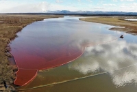 ভ'য়াবহ ঘটনা, তেলে ভাসছে রাশিয়ার নদী