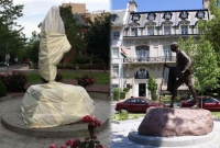 যুক্তরাষ্ট্রে মহাত্মা গান্ধীর মূর্তি ভেঙে দিলো বিক্ষো'ভকারীরা