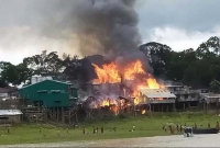 গ্যাসের সিলিন্ডারের আগুনে পুড়ে ছাই হ্রদবর্তী বাজার