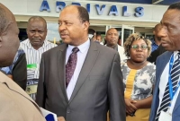 করোনায় স্বাস্থ্য উপকরণ কেনায় দুর্নীতি, গ্রেফতার জিম্বাবুয়ের স্বাস্থ্যমন্ত্রী