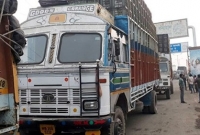 তিন মাস পর ভারত থেকে এলো ৩৯ ট্রাক পেঁয়াজ-মাছ