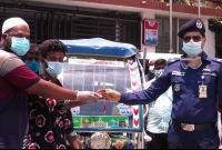  ৬১ লাখ টাকা ফিরিয়ে দেওয়া সেই অটোরিকশাচালক সজিব পুরস্কার 'অটোরিকশা'