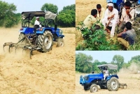 গ্রামের বাড়িতে গিয়ে চাষাবাদের কাজে ব্যস্ত নওয়াজউদ্দিন