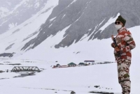 'সীমান্ত পেরিয়ে বেজিং যাবার ইচ্ছে? গাড়ি ঘোরান!'