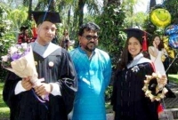 বাবাকে শেষ বিদায় জানাতে দেশে ফিরেছেন এন্ড্রু কিশোরের ছেলে