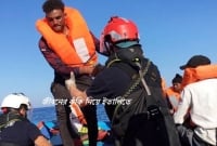 জীবনের ঝুঁ'কি নিয়ে নৌকায় সাগরপথে ইতালি পৌঁছালেন ৩৬২ বাংলাদেশি