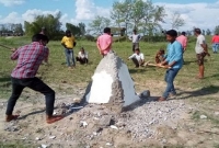 হঠাৎ সাহসী নেপাল, এবার গুঁ'ড়িয়ে দিল ভারতের সীমানা পিলার!