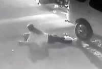 দুই মেয়ের সামনেই সাংবাদিককে মা'রধ'র, পরপর গু'লি!