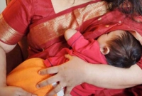 এক বছরের মেয়েকে দুধ দেননি স্ত্রী, রে'গে গিয়ে স্ত্রীকে খু'ন করলেন স্বামী!