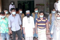 যাত্রীবাহী বাসে পরিচয়ের সূত্র ধরে প্রেমের ফাঁ'দ