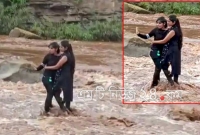মাঝনদীতে দাঁড়িয়ে সেলফি তুলতে গিয়ে জীবন সং'কটে দুই কলেজ ছাত্রী!