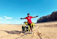 হজ করতে পায়ে হেঁটে ও সাইকেল চালিয়ে দীর্ঘ ৪ বছরে পবিত্র নগরী মক্কায় এসে পৌছেছেন তরুণ ইয়াসিন