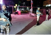 এলাকা ঘি'রে রেখেছে পুলিশ, খবর দেয়া হয়েছে বো'মা নি'ষ্ক্রিয়করণ ইউনিটকে