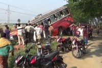 আজ সকালে বাস ও নসিমন সংঘ'র্ষে পাঁচজন নিহ'ত