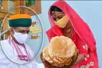 ভাইরাস তা'ড়াতে পাঁপড় খেতে বলা সেই ভারতীয় মন্ত্রী করোনা আক্রা'ন্ত