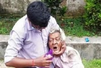 অসু'স্থ শরীরে ২৪ ঘণ্টা ধরে রাস্তায় পড়ে কা'তরাচ্ছিলেন ৭০ বছরের রিকশাচালক, বুকে টেনে নিলেনএক তরুণ