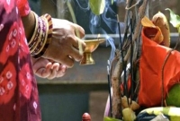 হারিয়ে যাওয়া বউমাকে ফিরে পেতে এক শাশুড়ি যা করলেন, তা একপ্রকার অবিশ্বাস্য!