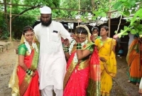 দুই অনাথ হিন্দু বোনের বিয়ে দিলেন মুসলিম ভাই