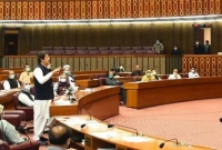 যে বিলের কারণে আন্তর্জাতিক মঞ্চে ও পাক সংসদে চা'পের মুখে ইমরান সরকার