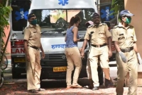 ভয়ঙ্কর ত'থ্য ফাঁ'স, সুশান্তের মৃত্যুর দিন ফ্ল্যাট থেকে বেরিয়েছিল দুটি মৃ'তদেহ! এসেছিল দুটি আম্বুলেন্সও 