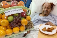 বর্ষীয়ান রাজনীতিক আফজল খানের জন্য হাসপাতালে ফল পাঠালেন প্রধানমন্ত্রী