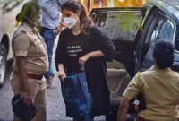 বলিউডের ২৫ তারকার নাম ফাঁ'স করেছেন রিয়া চক্রবর্তী