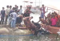 মাঝনদীতে দুই নৌকার মুখো'মুখি সং'ঘ'র্ষে শিশুসহ মৃ'ত ১১, নিখোঁ'জ ২৪ জন