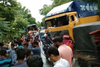 বরিশালে নবজাতকের লা'শ নিয়ে ফেরার পথে ত্রিমুখী সং'ঘ'র্ষে লা'শ হল ৬ জন