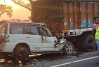 সকালেই ঝড়ে গেল তিন তাজা প্রাণ