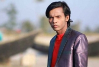 নামের বিভ্রা'ন্তি, দু'র্ঘ'টনায় আহ'ত হয়নি: হিরো আলম ঢাকায় ও সুস্থ আছেন