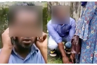 শিক্ষককে কান ধরে উঠবস করালেন ছাত্র!