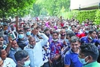 সকাল থেকে বি'ক্ষোভ চালিয়ে যাচ্ছেন সৌদি প্রবাসীরা