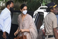 মুম্বাইয়ের পানশালায় নে'শায় বুঁদ ছিলেন দীপিকা?  প্রকা'শ্যে আসছে ত'থ্য