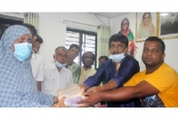  ১৪ লাখ টাকা ফেরত দিয়ে সততার এক অনন্য দৃ'ষ্টান্ত দেখালেন সিএনজি চালক