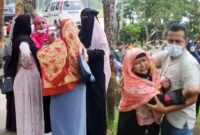 রায় ঘোষণার পর আসামিদের স্বজনদের কান্নার রোল