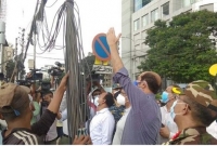 ঢাকার সব ঝুলন্ত তার নামিয়ে ফেলা হবে : মেয়র আতিকুল