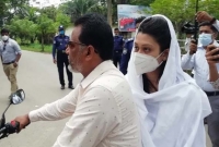 কারাগার থেকে বাবার কাছে ফোন দিয়ে মিন্নির কান্নাকাটি