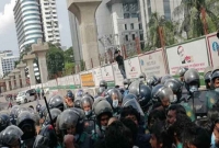 রাজধানীর শাহবাগ মোড়ে ধ'র্ষণবিরোধী মিছিল