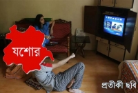 যশোরে টেলিভিশনের চ্যানেল পাল্টাতে রাজি না হওয়ায় অন্তঃসত্ত্বা স্ত্রীকে গলা কেটে হ'ত্যা