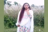  ট্রেন থেকে লাফিয়ে পড়েও মা বাঁ'চাতে পারেননি মেয়েকে